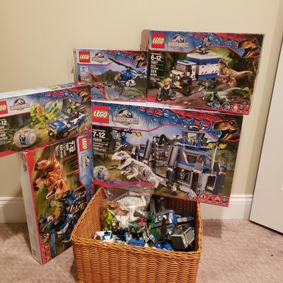 LOT 129B: Lego Jurassic World Sets-Raptor Rampage, Dilophosaurus Ambush, Pteranodon Capture, T Rex Tracker, Indominus Rex Breakout