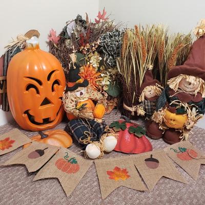 LOT 134B: Fall/Halloween Decor-Jack O Lantern, Wreaths, Burlap Banner & More