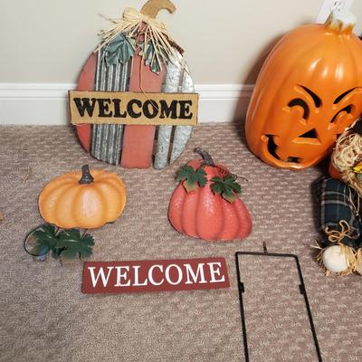 LOT 134B: Fall/Halloween Decor-Jack O Lantern, Wreaths, Burlap Banner & More