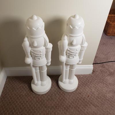 LOT 138B: Pair of Glitter Nutcrackers & Artificial Winter Topiary