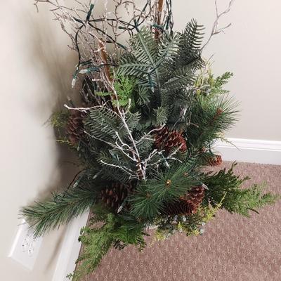 LOT 138B: Pair of Glitter Nutcrackers & Artificial Winter Topiary