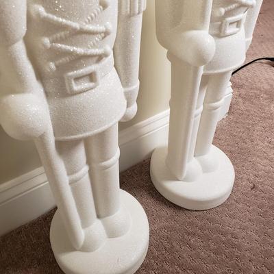 LOT 138B: Pair of Glitter Nutcrackers & Artificial Winter Topiary