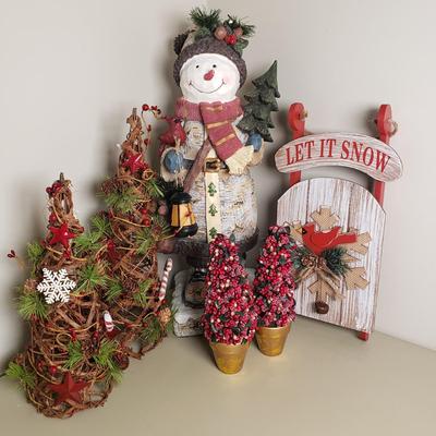 LOT 139B: Winter/Holiday Decor; Tabletop Trees & Topiaries & More