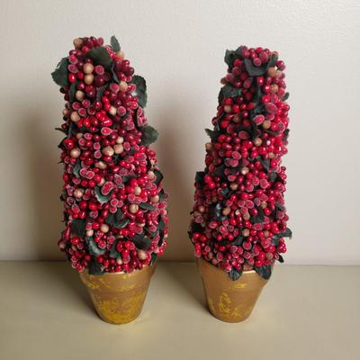 LOT 139B: Winter/Holiday Decor; Tabletop Trees & Topiaries & More