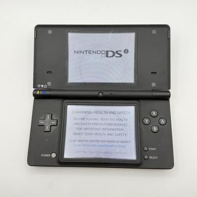 LOT 150K: Nintendo DSi w/ Charger