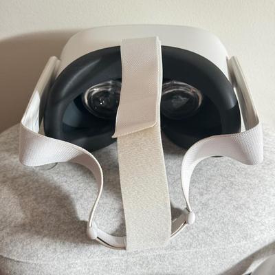 LOT 157K: Oculus VR Headset