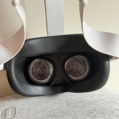 LOT 157K: Oculus VR Headset