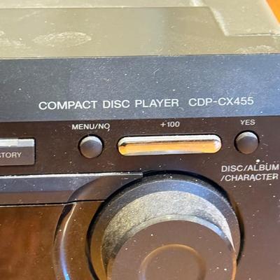 LOT 158L: Sony CD Player Model CDP-CX455