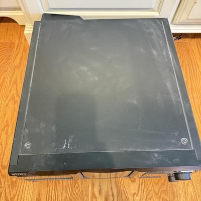 LOT 158L: Sony CD Player Model CDP-CX455