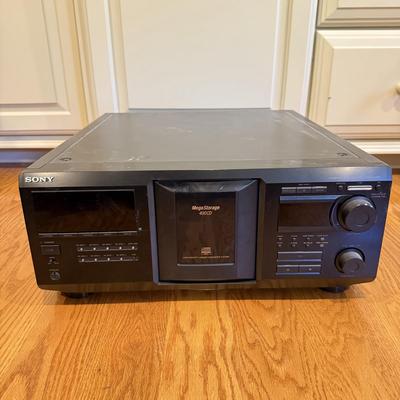 LOT 158L: Sony CD Player Model CDP-CX455