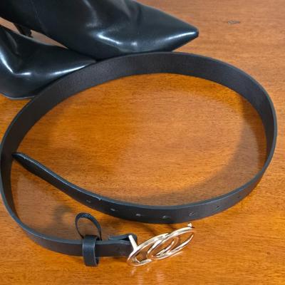 LOT 167W: Black Ladies Boots with Matching Belt