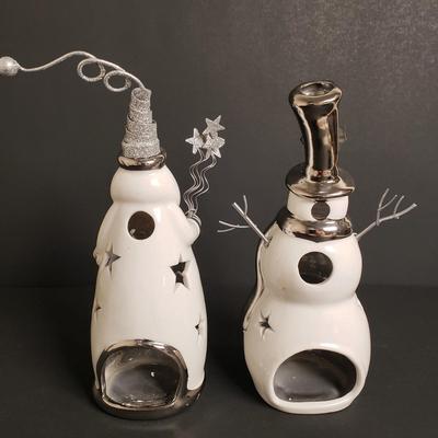 LOT 181B: White & Silver Holiday/Winter Decor; Tea Light Holders & More