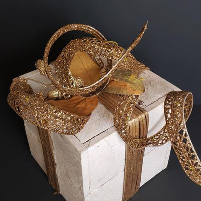 LOT 185B: Set of 3 Golden Mercury Glass Style Trees & Wooden Gift Decoration