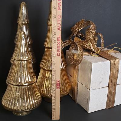 LOT 185B: Set of 3 Golden Mercury Glass Style Trees & Wooden Gift Decoration