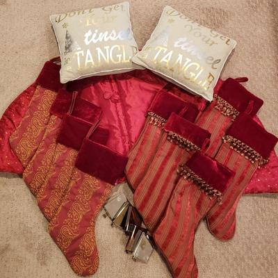 LOT 189B: Christmas Tree Skirt, Decorative Pillows & Stockings with 5 Hooks