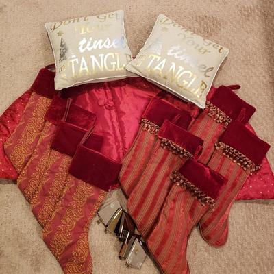 LOT 189B: Christmas Tree Skirt, Decorative Pillows & Stockings with 5 Hooks