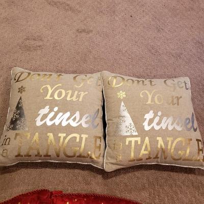 LOT 189B: Christmas Tree Skirt, Decorative Pillows & Stockings with 5 Hooks