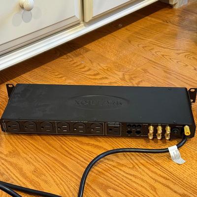 LOT 241: Wattbox WB-200-9HTR