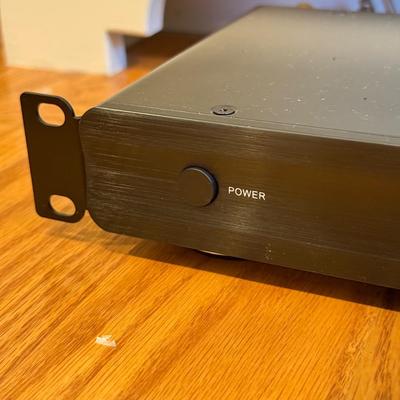 LOT 241: Wattbox WB-200-9HTR