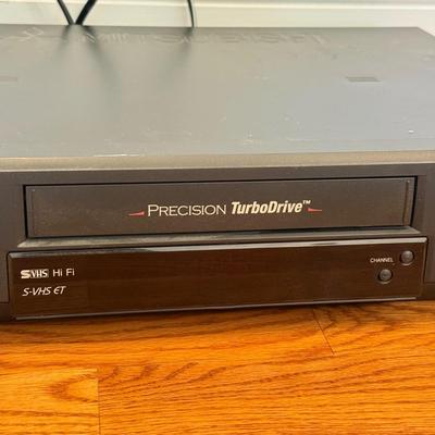 LOT 243: Mitsubishi VCR HS-U748