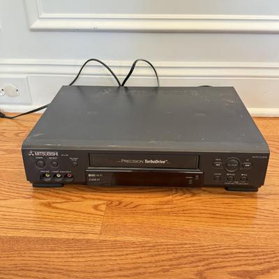 LOT 243: Mitsubishi VCR HS-U748