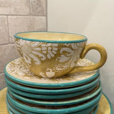 LOT 245K: “Ambiance” Dishware Set