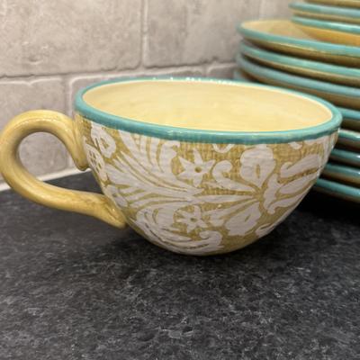 LOT 245K: “Ambiance” Dishware Set