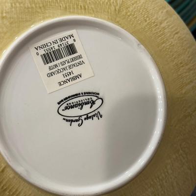 LOT 245K: “Ambiance” Dishware Set
