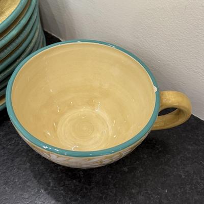 LOT 245K: “Ambiance” Dishware Set