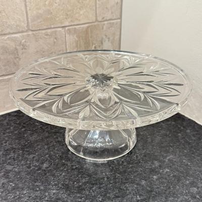 LOT 247K: Two Anchor Hocking Bowls & 2 Cake Stands