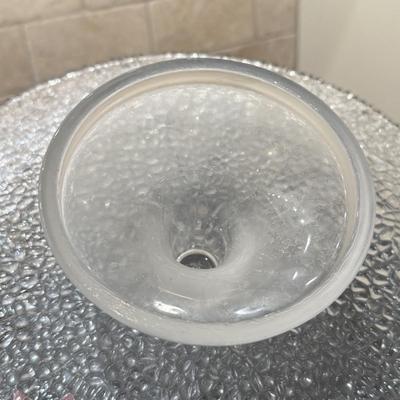 LOT 247K: Two Anchor Hocking Bowls & 2 Cake Stands