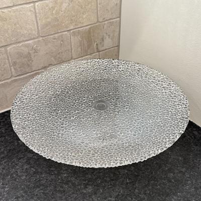 LOT 247K: Two Anchor Hocking Bowls & 2 Cake Stands