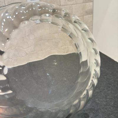 LOT 247K: Two Anchor Hocking Bowls & 2 Cake Stands