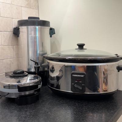 LOT 248K: Crockpot, Waffle Iron & West Bend 30 cup Coffee Maker