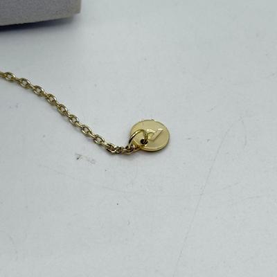 LOT 250J: Necklace & Collection of Earrings