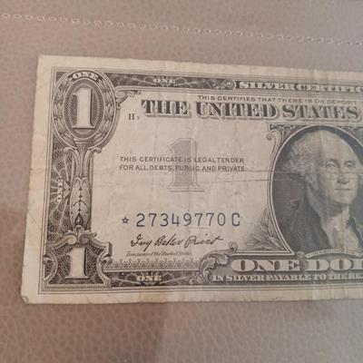 3 SILVER CERTIFICATE DOLLAR BILLS