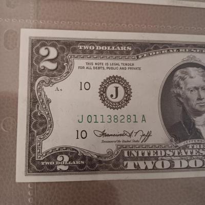 3 UNC $2 DOLLAR BILLS. 2 ARE SEQUENTIAL, THREE $2 BILLS 2 ARE SEQUENTIAL