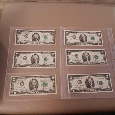 3 UNC $2 DOLLAR BILLS. 2 ARE SEQUENTIAL, THREE $2 BILLS 2 ARE SEQUENTIAL