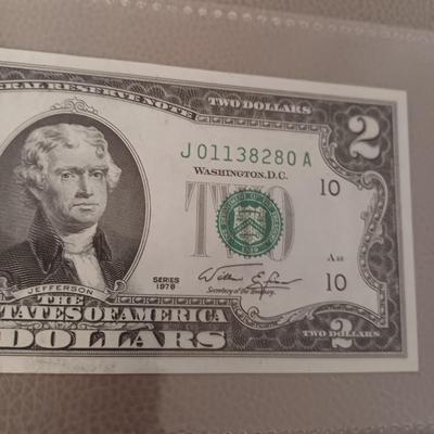 3 UNC $2 DOLLAR BILLS. 2 ARE SEQUENTIAL, THREE $2 BILLS 2 ARE SEQUENTIAL