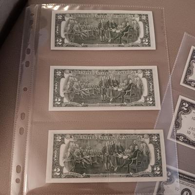3 UNC $2 DOLLAR BILLS. 2 ARE SEQUENTIAL, THREE $2 BILLS 2 ARE SEQUENTIAL