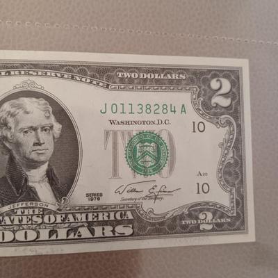 3 UNC $2 DOLLAR BILLS. 2 ARE SEQUENTIAL, THREE $2 BILLS 2 ARE SEQUENTIAL