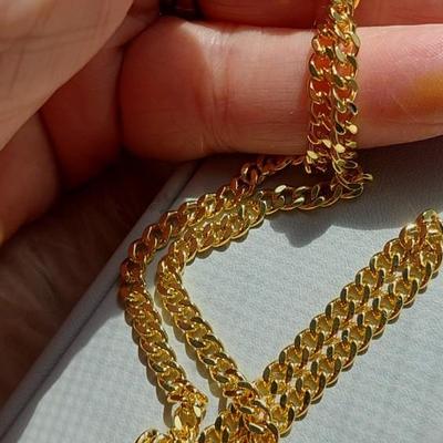 10kt gold necklace
