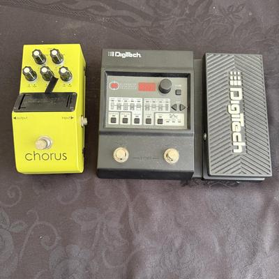 LOT 36: Digitech Element XP Guitar Effects Processor and Fender Starcaster Chorus