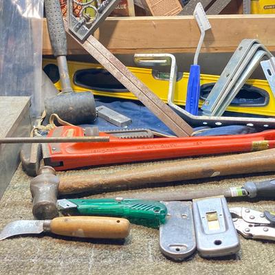 LOT 81: Contents of Items on Work Bench