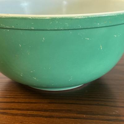 LOT 83: Vintage Fire King Jadeite 7" Bowl along with 2 Primary Color Pyrex Bowls 7" & 8.5"
