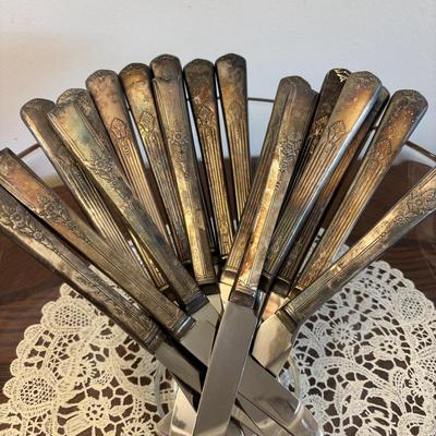 LOT 88: Wm Rogers Flatware