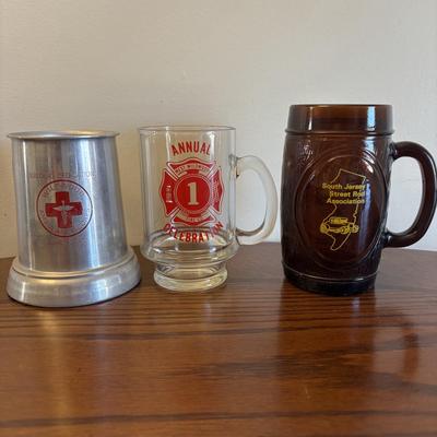 LOT 90: At the Beach Collection: a "Girly" Mug, Wildwood Glasses, Carved Wooden Sea Turtle & Framed Print of Nautilus Shell