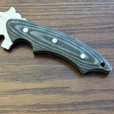 LOT 93: Frost Cutlery Pocket Knife & Franklin Mint Colt 1877 Double Action "Lightning"