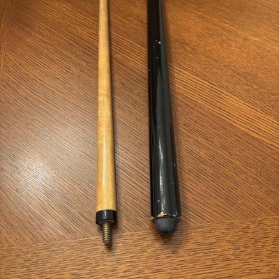 LOT 105: Pool Sticks & Case: Meucci & Unbranded