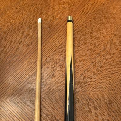 LOT 105: Pool Sticks & Case: Meucci & Unbranded